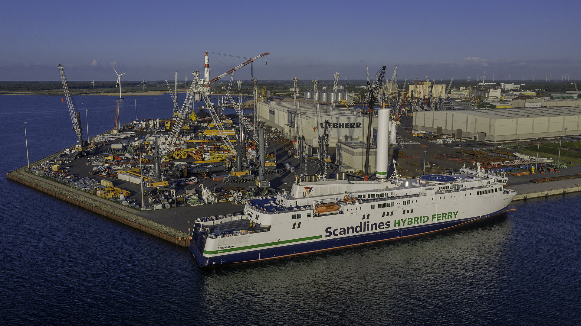 Die „Copenhagen“ im Rostocker Überseehafen Die „Copenhagen“ im Rostocker Überseehafen